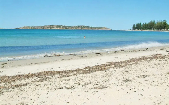 Beachfront Bliss - Wi-fi BBQ Group House