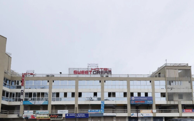 OYO 48524 Hotel Sweet Dream