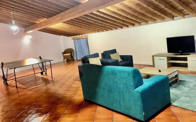 Spacious, Garden, and Private Parking