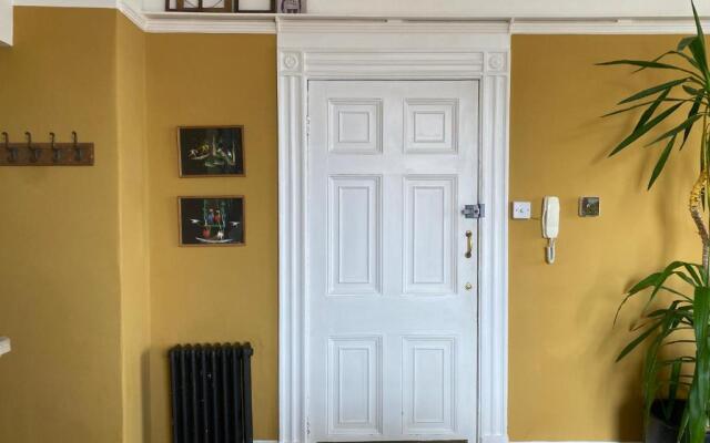 The Georgian Manor Apartment - Central Frome