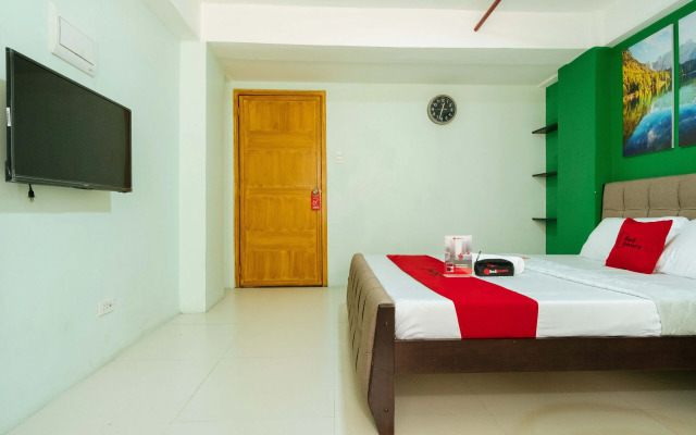 RedDoorz near C5 Kalayaan Avenue Makati