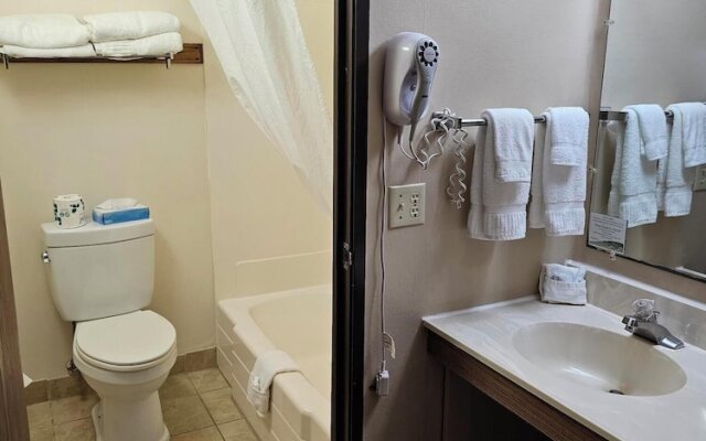 Crookston Inn & Convention Center