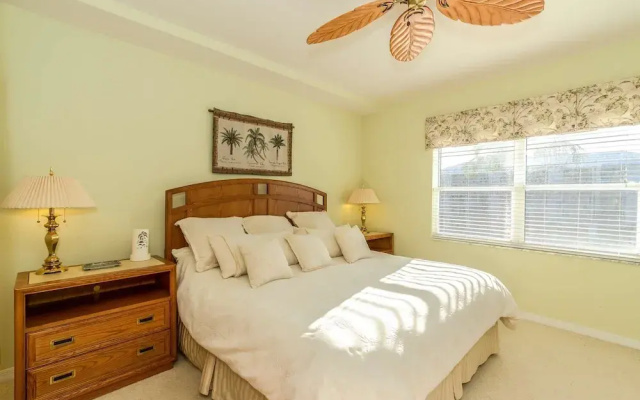 Hibiscus Pointe 124