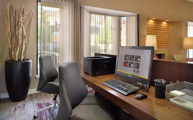 Courtyard by Marriott Fayetteville