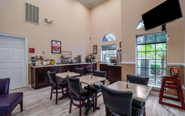 Econo Lodge Inn & Suites Cayce I-26 Airport