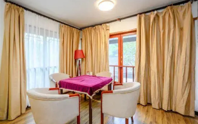 Fengxiangyuan Holiday Hotel