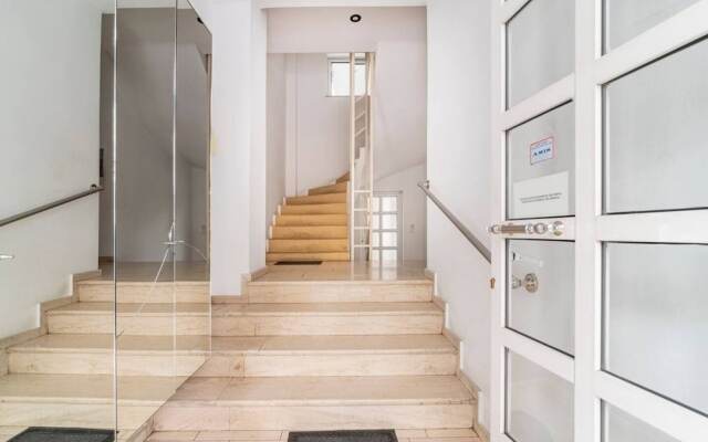 "whole House in Kolonos, Centre of Athens"