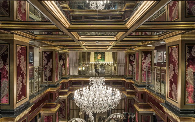 Windsor Arms Hotel