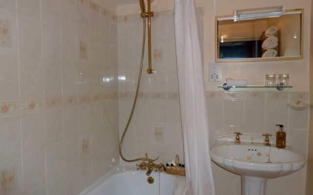 Cloudlands - Guest house