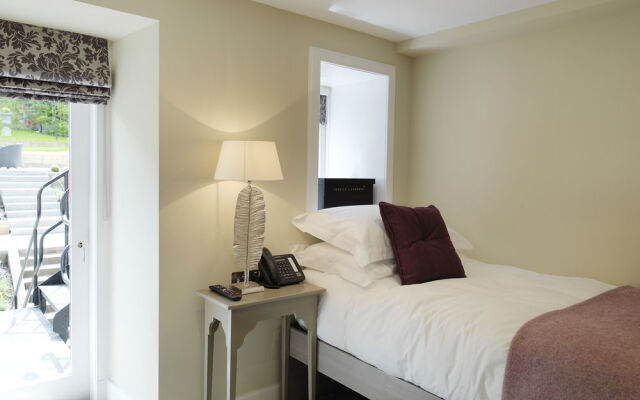 Ailsa Craig Hotel