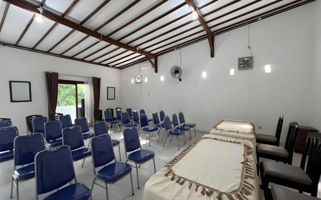 Kesari Glory Hotel