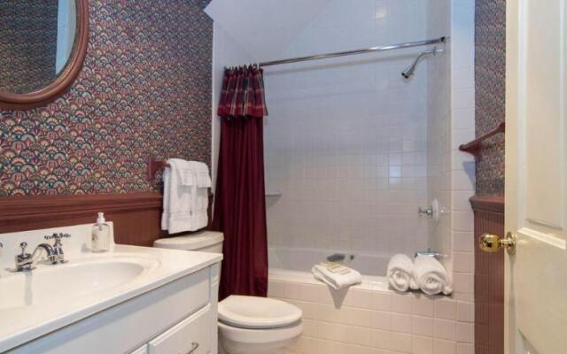 The Rochester Inn, A Historic Hotel