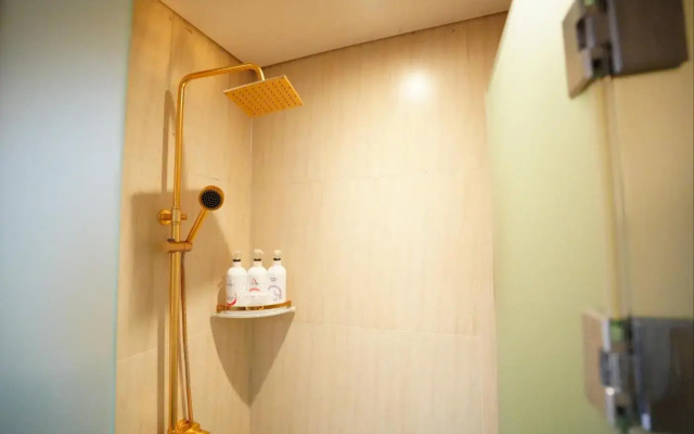 Y Hotel