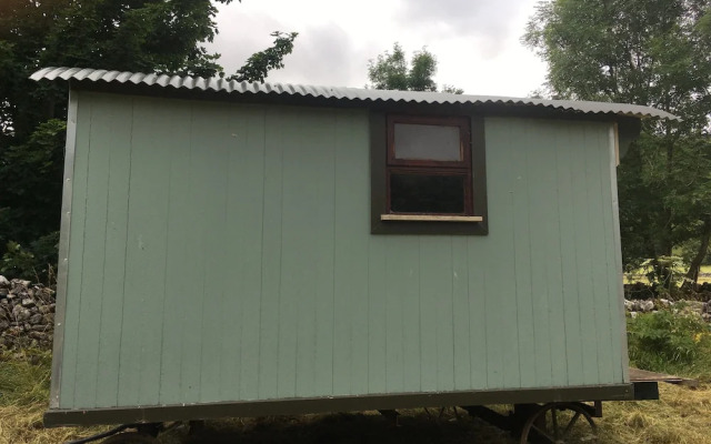 Sweetbriar Cottage B&B and Camping