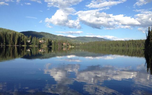 Lac Des Roches Resort