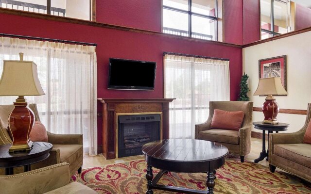 Quality Inn & Suites Atlanta Stone Mountain