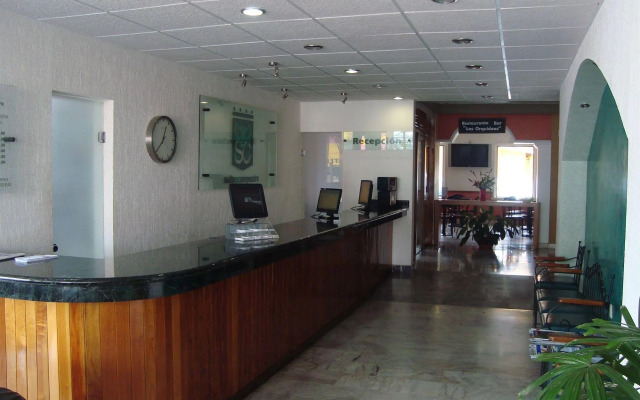 Estanza Hotel & Suites