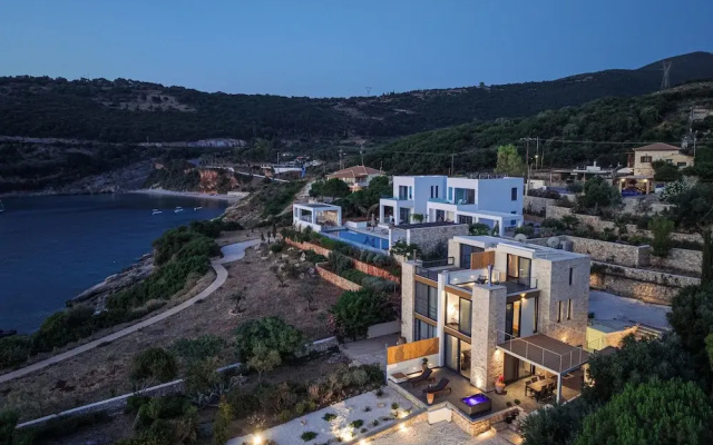 Terra Petra Villa - The Seafront Retreat