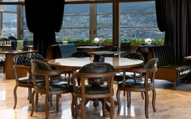 Lilium Hotel & Suites