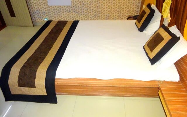 Hotel Raj Palace by Sky Stays