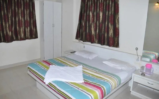 Hotel Sai Raj – Guest Rooms – Shirdi