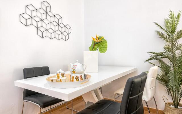 Atico terraza privada piscina centro ac nuevo 1hab
