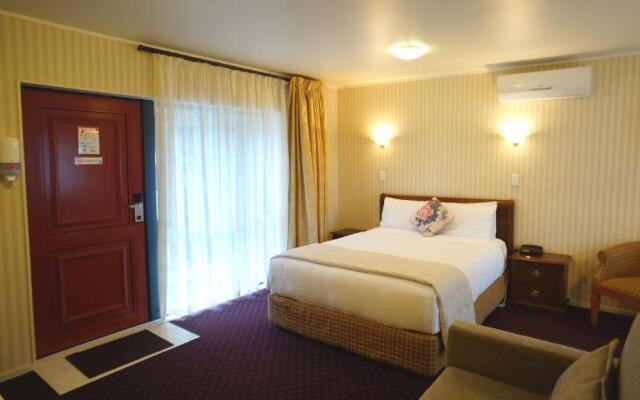 Cornwall Park Motor Inn