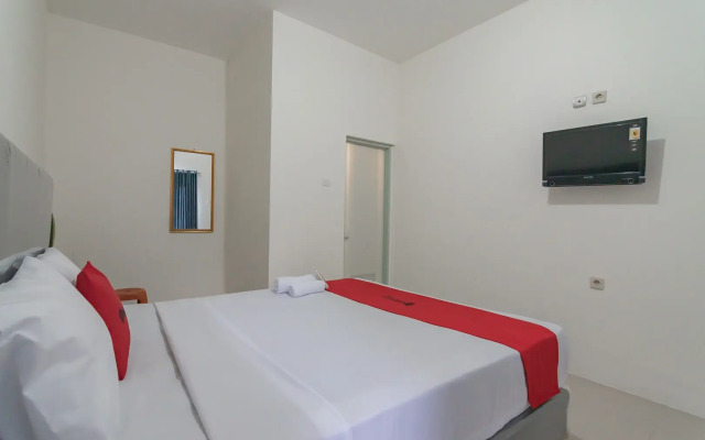 RedDoorz near Happy Farm Ciwidey