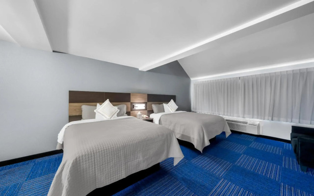 Admiralty Inn & Suites - a Red Collection Hotel