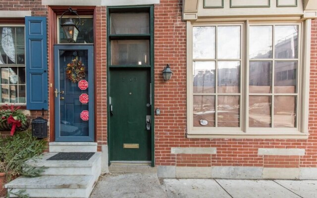 The Royal Studio - Philly's Finest - With Deck