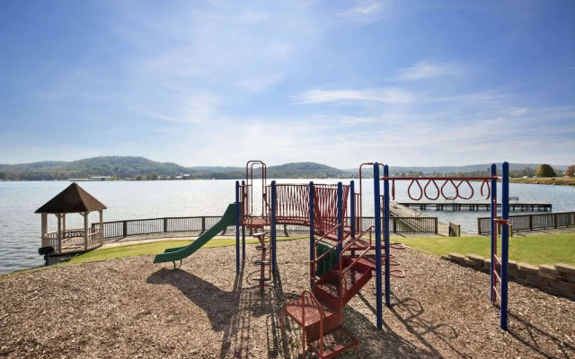 Holiday Inn Lake Guntersville