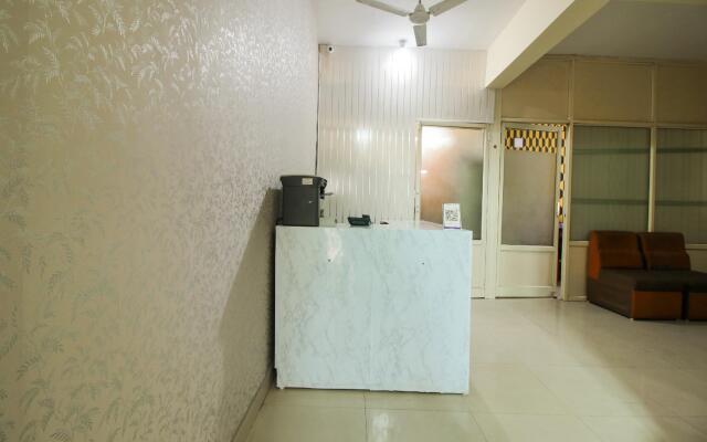 Hotel Aura Inn by OYO Rooms