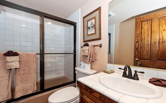 055 - Lakefront Ski Getaway