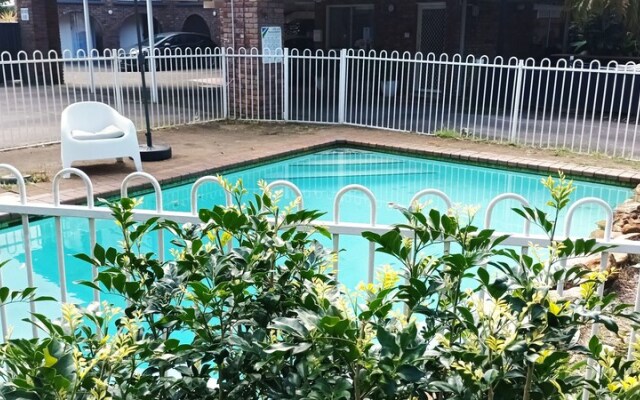 Bay House Motel