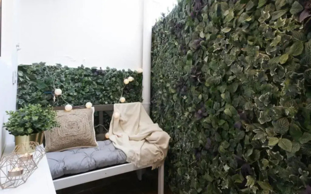 Eiffel Bridge Boutique Apartment