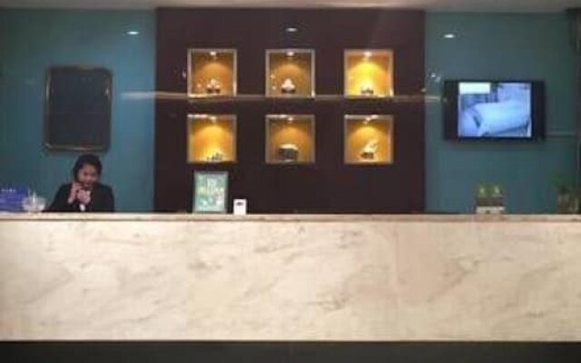 Hundred Chain Business Hotel
