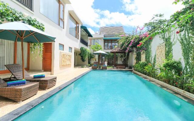 Royal Majesty Villas Jimbaran by ZUZU