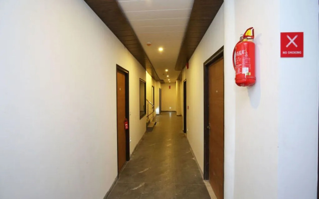 OYO 303 Madhya Marg Chandigarh