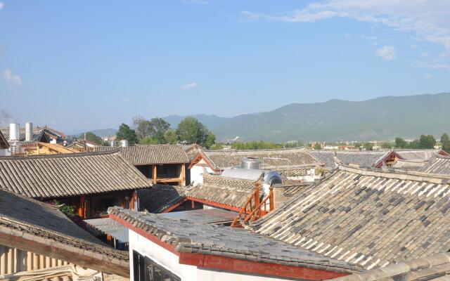 Lijiang Warm Flowers Guesthouse