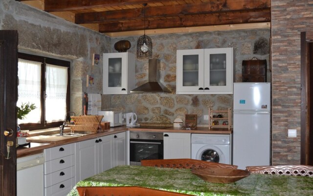 House With 2 Bedrooms in Celorico de Basto, With Wonderful Mountain Vi
