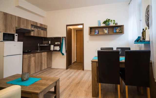 2 Bedroom Home near Prague Castle