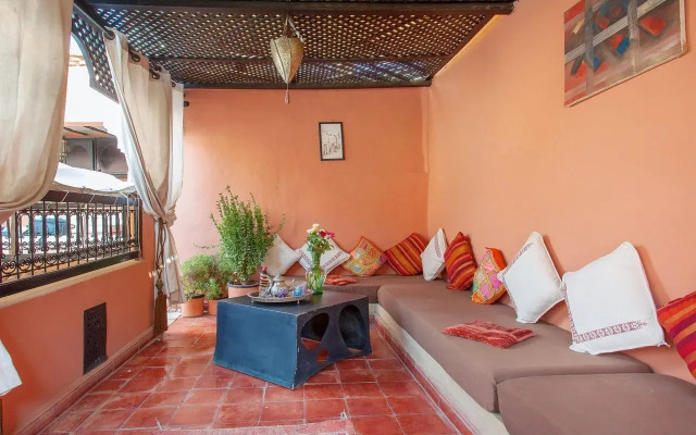 Dar Kamar Zamane - Adults Only