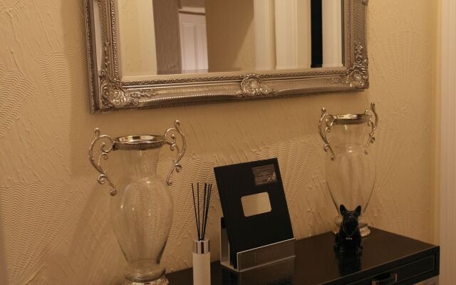 Robert The Bruce Apartment