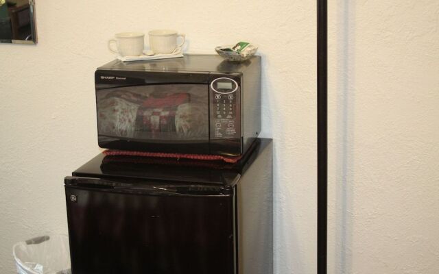 Sleep For Less Motel