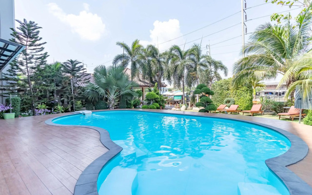 Silver Gold Garden Suvarnabhumi Airport Hotel