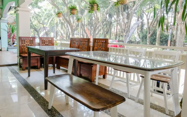 OYO 1507 Mahveen Family Residence