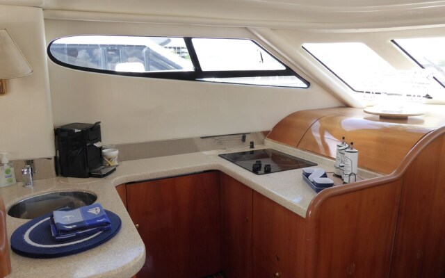 Rhein Yacht Lexa