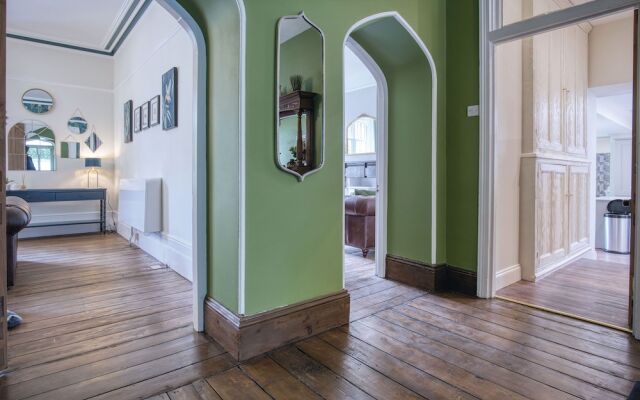 Hill House Country Estate - Princes Gate