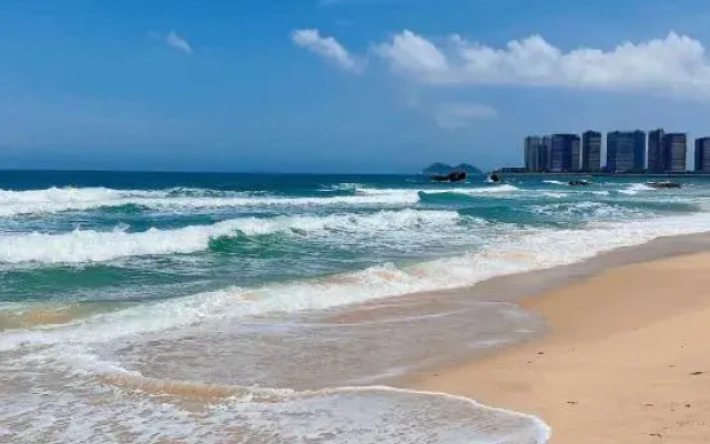 Liwo Surfing Seaview Hotel
