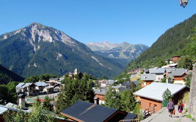 Apartment With 2 Bedrooms in Champagny-en-vanoise, With Wonderful Moun